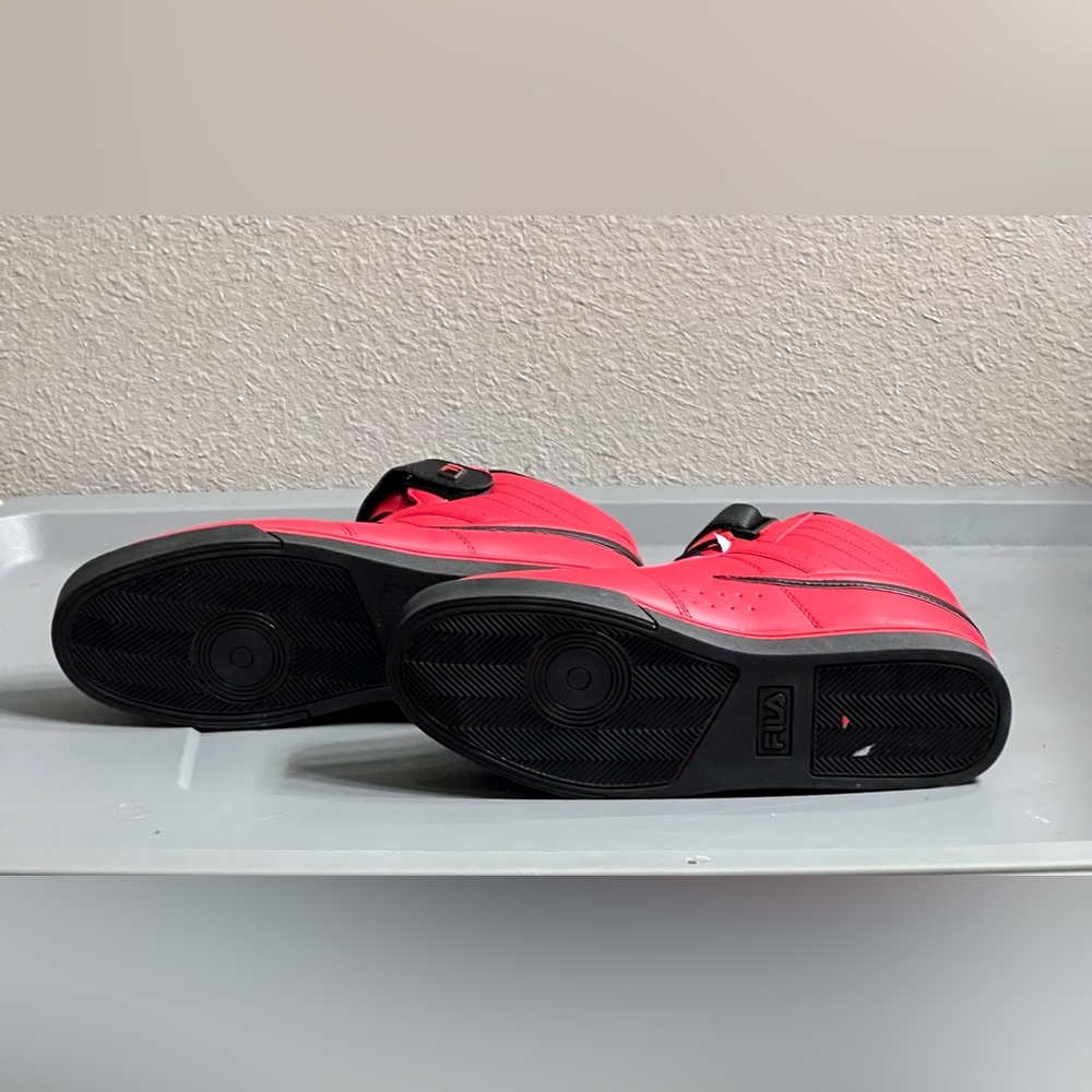 Brand New FILA Sneakers Boots - Picture 6 of 6